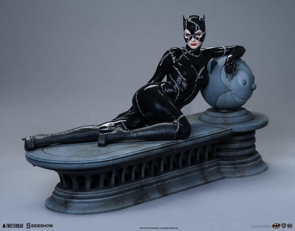 Good NECA Batman Returns 1/4 Scale Catwoman (Michelle Pfeiffer) Action Figure(s)