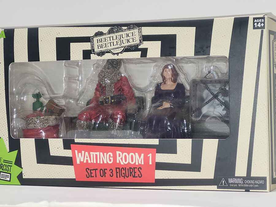 Beetlejuice 2 Movie Santa, Delia Deetz & Escape Artist (Waiting Room 1) 3 Inch Figure 3-Pack