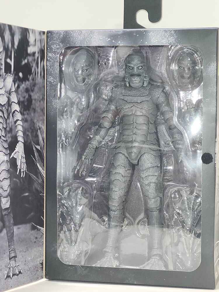 Universal Monsters Creature From The Black Lagoon (Black / White) 7 Inch Ultimate Action Figure