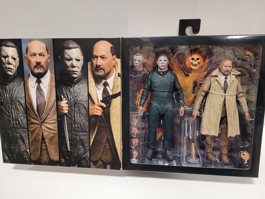Halloween 2 Dr. Loomis and Michael Myers (1981) 7 Inch Ultimate Action Figure 2 pack - figurineforall.com
